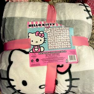 Hello kitty blanket